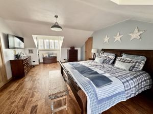 Photo 19- click for photo gallery